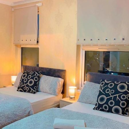 Manchester Old Trafford Apartment Bagian luar foto