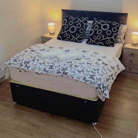 Manchester Old Trafford Apartment Bagian luar foto